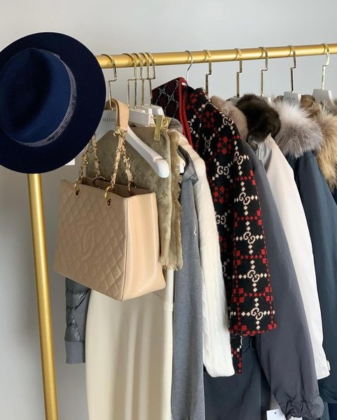 Thumbnail of c27m6dati-c-b8a0f94e18704402 7