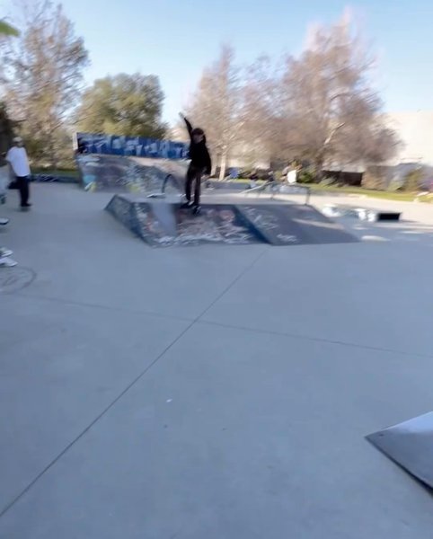 Thumbnail of p-cou7bzzpik5-bac88475422f41a3 4