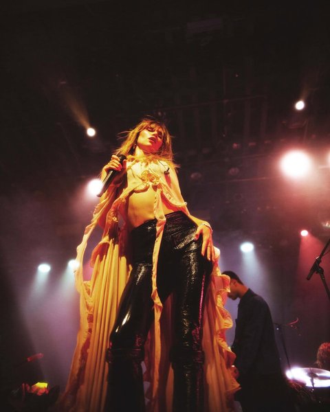 Thumbnail of www-instagram-com-p-dbu2i3vme91-img-index-11 2