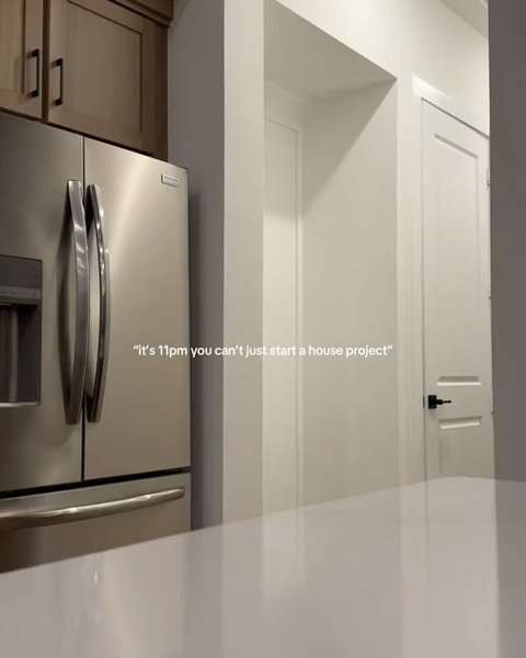 Thumbnail of dea-f4isuuz-bfa9f20af39443f7 1