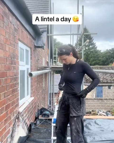 Thumbnail of dea-f4isuuz-bfa9f20af39443f7 4