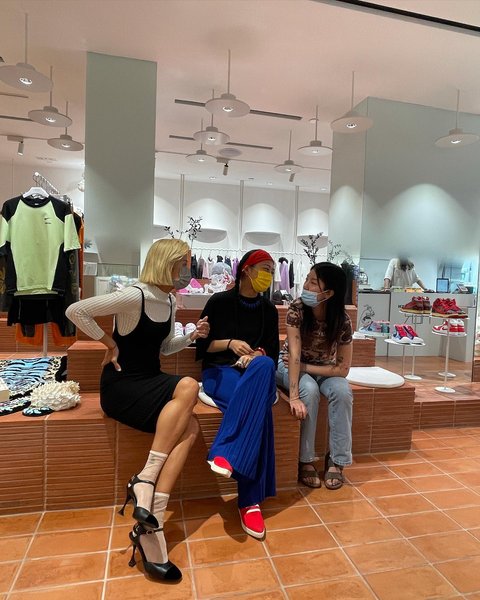 Thumbnail of p-ct6j0mkbchx-c04017c300c94484 5