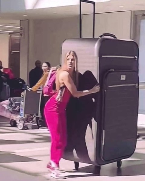 Thumbnail of www-instagram-com-p-dpwul68cqib-img-index-1 9