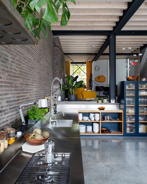 Thumbnail of p-cyr0iskvbop-c24fffb7b6fb4db8 4