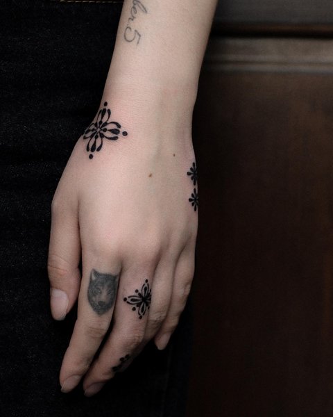 Thumbnail of p-cug9jzfpagr-c5137895763c455d 1