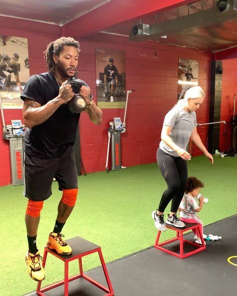 Thumbnail of p-b3cgiyihwck-c65d8a3141144fdf 3