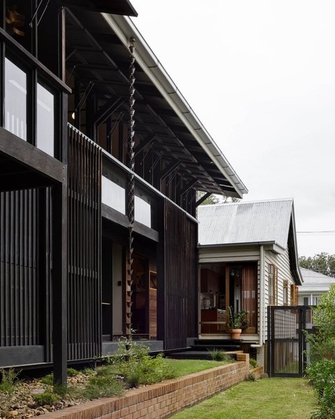 Thumbnail of p-cu01zhltajr-c7f70243bf354385 0