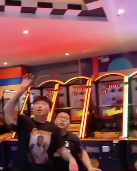 Thumbnail of c-ilbxbzuvo-c8445f9055ab4853 7