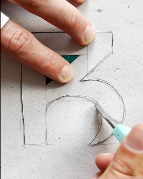 Thumbnail of p-dlwvqsdiuov-ce1af81fa28f43a6 4