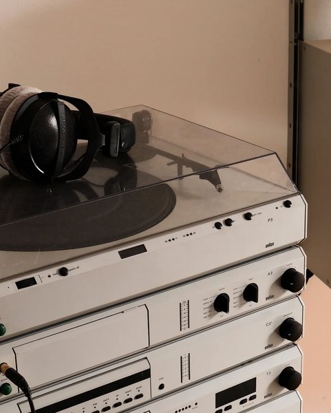 Thumbnail of c-2dwytydnf-cf343f521e804072 2