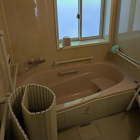 Thumbnail of p-dqb5r4cjzf2-d19742e3ba584e37 5