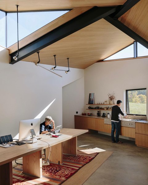 Thumbnail of p-csw94z9r5gv-d2bd0e2b8efb4625 0