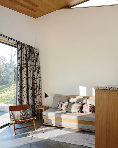 Thumbnail of p-csw94z9r5gv-d2bd0e2b8efb4625 5