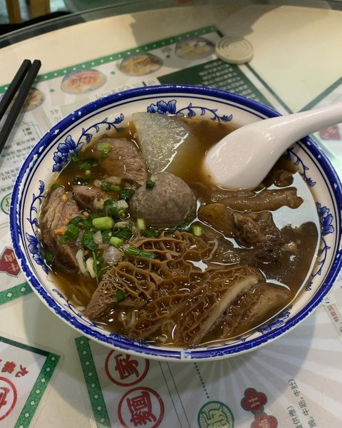 Thumbnail of c-c4a06vwbm-d2d118d464b64fa3 2