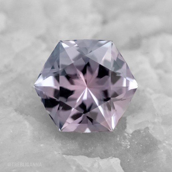 Thumbnail of p-b0wpqsnbfym-d5ebb512428e4608 1