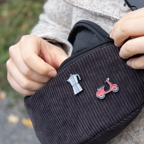 Thumbnail of www-instagram-com-p-dreg8npjhcc-img-index-1 0