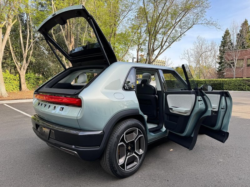 Thumbnail of p-c4yumlevxqf-d79730f3f1e34abd 3