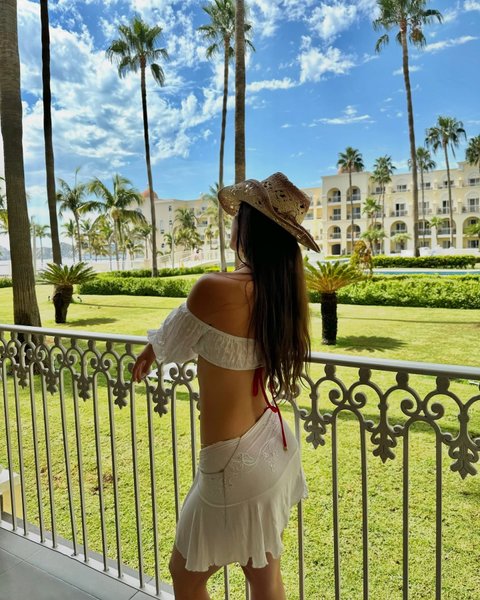 Thumbnail of p-da7jrz1srps-d8b6b5b5a3c7476e 2