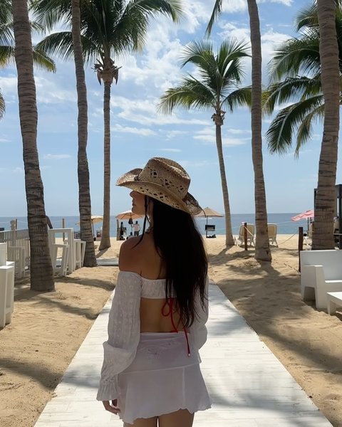 Thumbnail of p-da7jrz1srps-d8b6b5b5a3c7476e 5