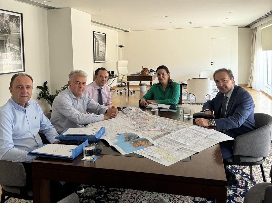 Thumbnail of www-x-com-mpeiteoloi-status-1836392242233086442-dc30b0c6f79d47f9