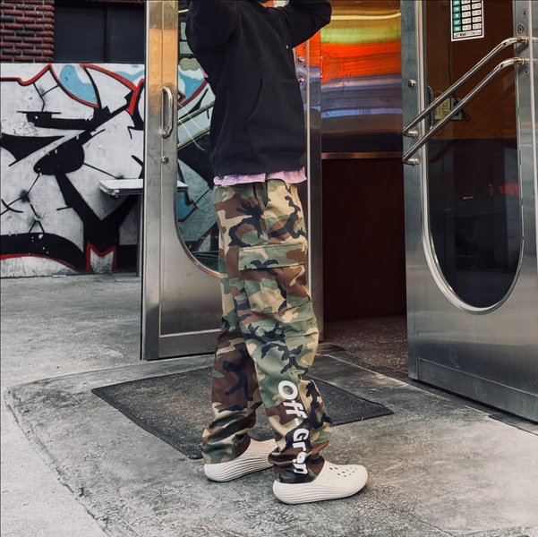 Thumbnail of instagram-dc3e6148a9fc43fe 12