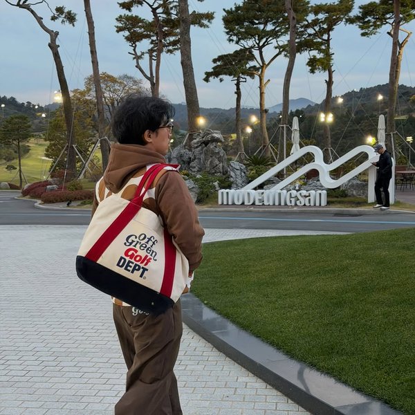 Thumbnail of instagram-dc3e6148a9fc43fe 3