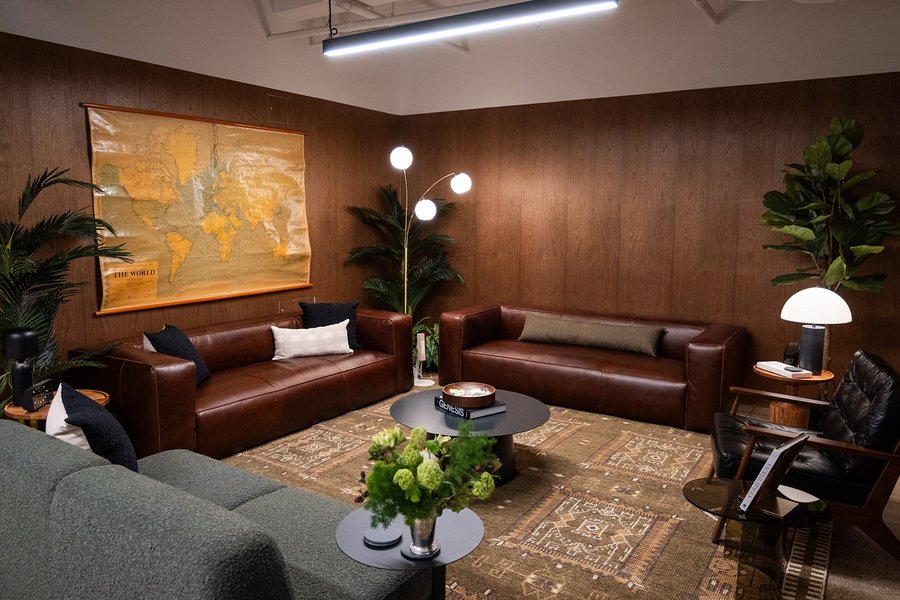 Thumbnail of p-dj7vhlquztp-de70c9e3dee34057 3