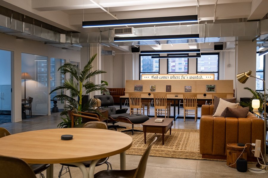 Thumbnail of p-dj7vhlquztp-de70c9e3dee34057 4