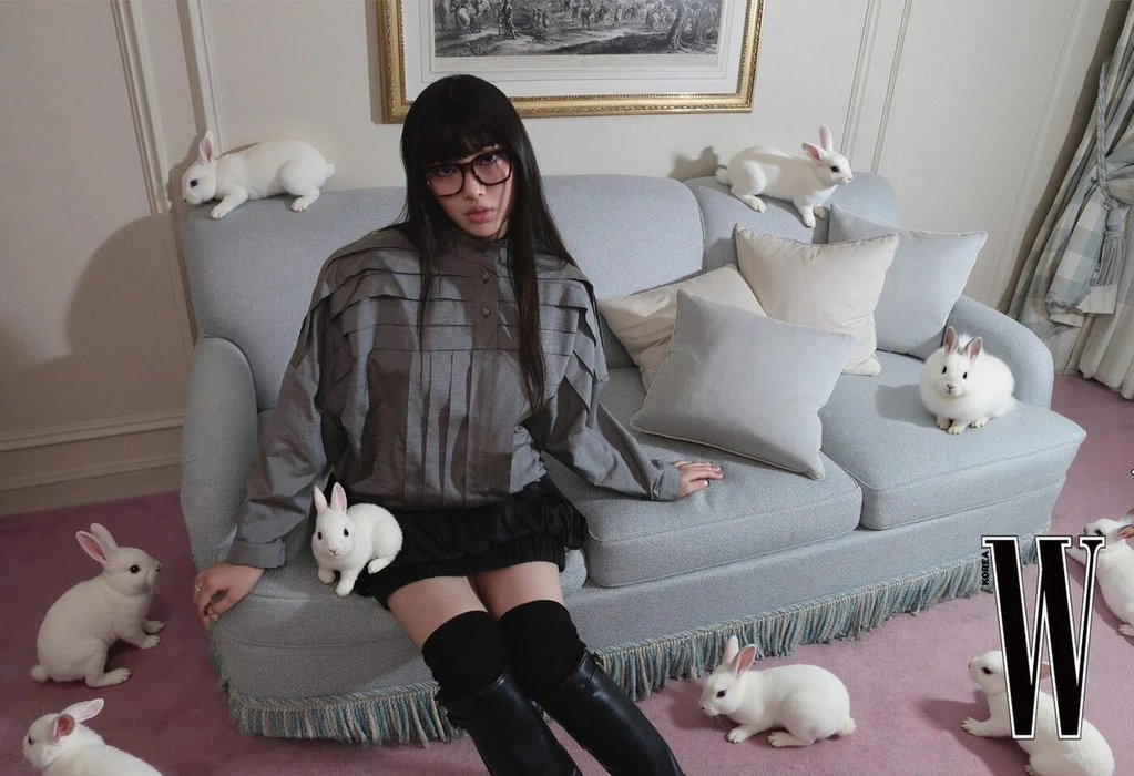 Thumbnail of www-x-com-pictureshyein-status-1849018421335478543-dfb27d1f55fe40fa