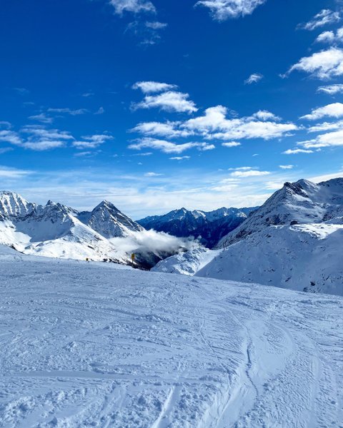 Thumbnail of c2r1qmki-zn-dfd688ff1b814645 0