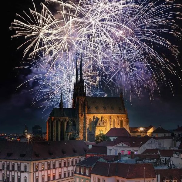 Thumbnail of p-cl6roxgsecq-e0d878733b164db6 0