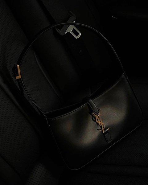 Thumbnail of p-czm2d0rlw77-e416d38cb5804b02 0