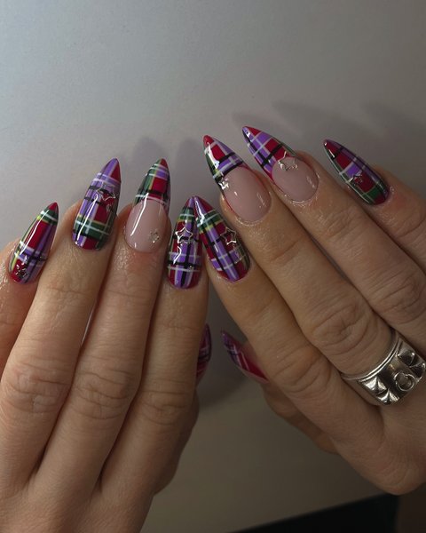 Thumbnail of p-deloryunogq-e566adc392f04297 0