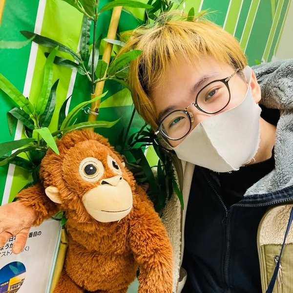 Thumbnail of threads-e58f6e2d7bea4f9e 0