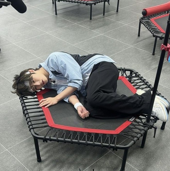 Thumbnail of www-x-com-l0velybeomie-status-1796141586369155077-e6d12ab912794864