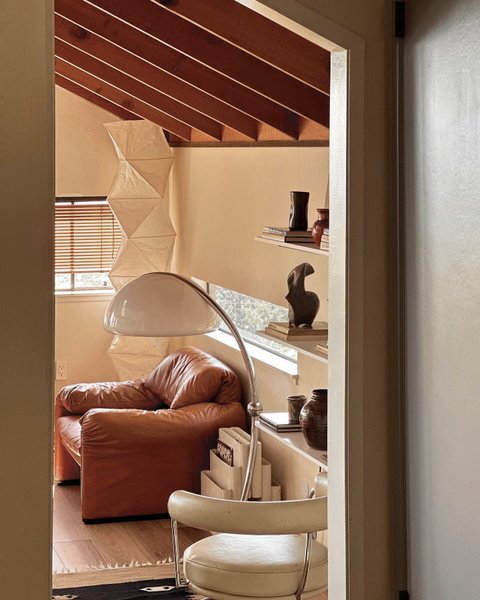 Thumbnail of c-kksikyrrs-e77ac800d9c94b27 6