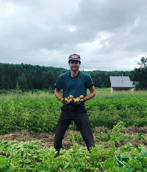 Thumbnail of p-cnvdg98tpqn-e838fbedc0b74da5 3