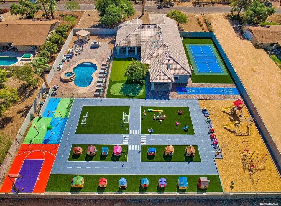 Thumbnail of www-x-com-markjenney-status-1589307004191133697-e980a481f1804446