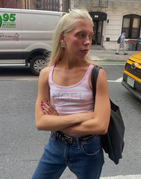 Thumbnail of www-instagram-com-p-doueuouea39-img-index-5 4