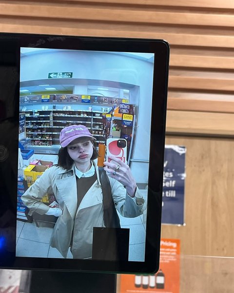 Thumbnail of www-instagram-com-p-dbqtny3ucuf-img-index-1 4