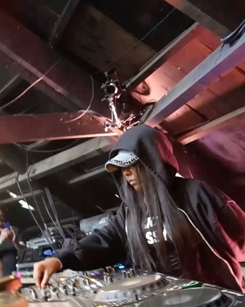 Thumbnail of p-djo9iw1tb2-f25422f4622145e5 7