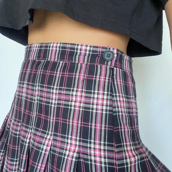 Thumbnail of p-cqikxfydgxg-f29524f1a3db4250 1