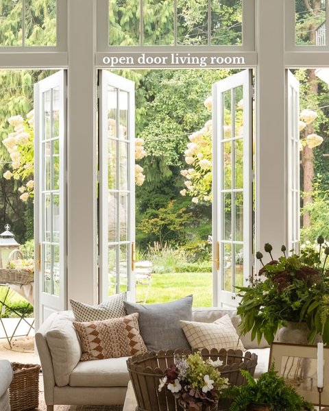 Thumbnail of p-dg59afirg6j-f2c3d5fb7f9b4266 2