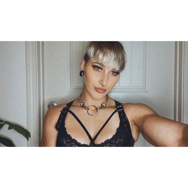 Thumbnail of cngtq-fblnx-f566bc3cfa284995 1