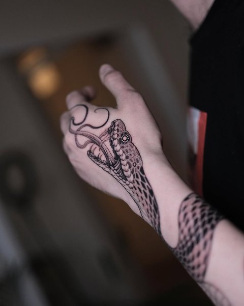 Thumbnail of dgq7cruok-b-f60e3246684d4871 9