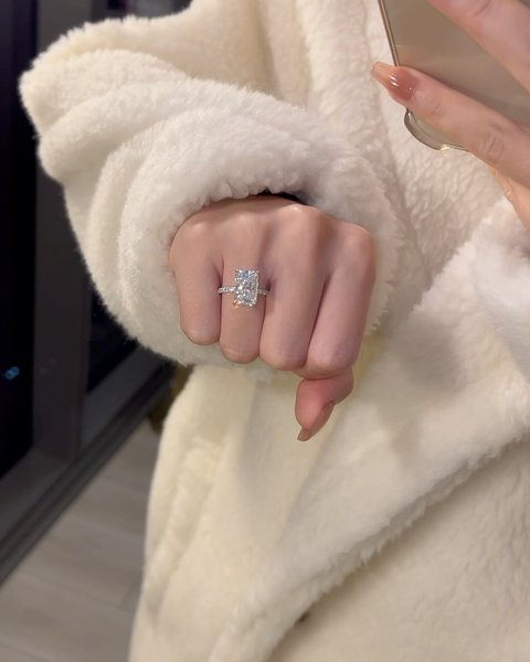 Thumbnail of p-c0kavelvgoo-f6cd8bf800b841f4 2