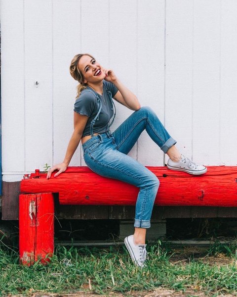 Thumbnail of p-csf0uuhmagy-f76b31c25ccd43d2 0