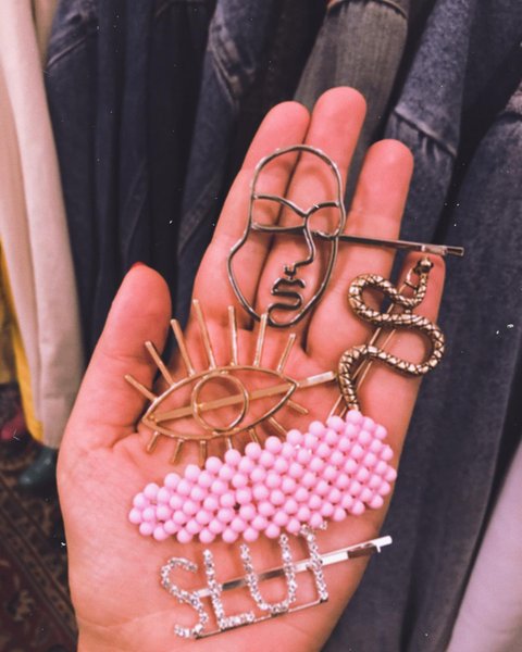 Thumbnail of p-b5fhyl2lrry-f957001cc6b74715 2