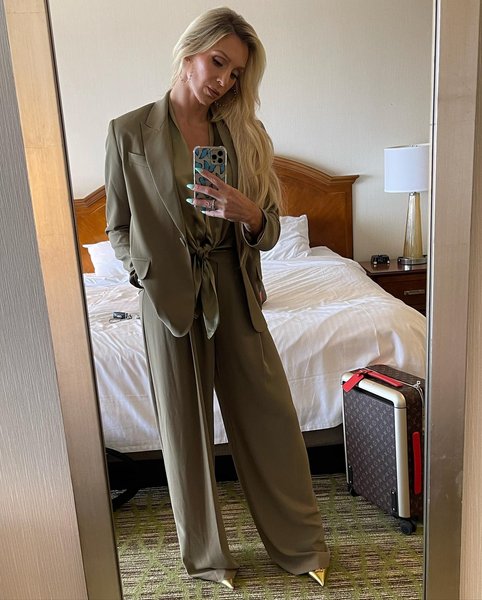 Thumbnail of cv8e51qa-ln-f96ee3149bc849e7 4