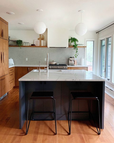 Thumbnail of p-cjcidt7hwew-fa5b7cc795a44815 0